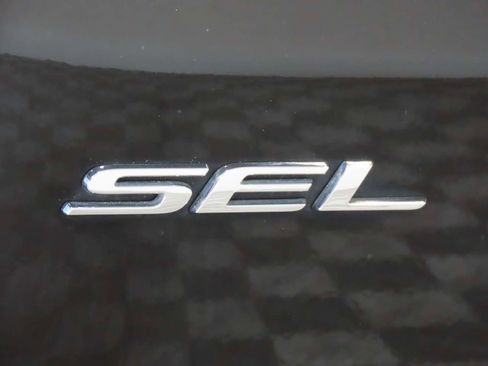 Used 2024 Ford Edge SEL AWD/4WD image 6