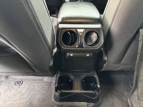 Used 2022 Jeep Gladiator Sport image 31