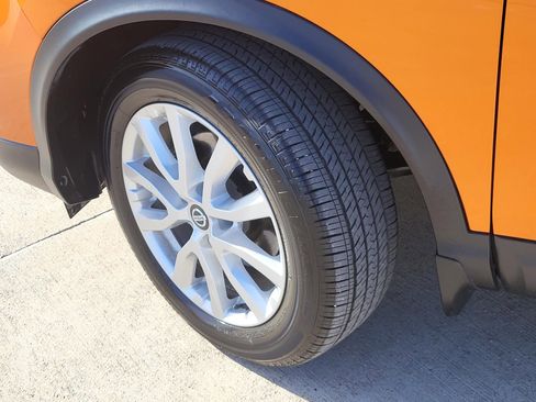 Certified 2022 Nissan Rogue Sport SV w/ Technology Package image 11