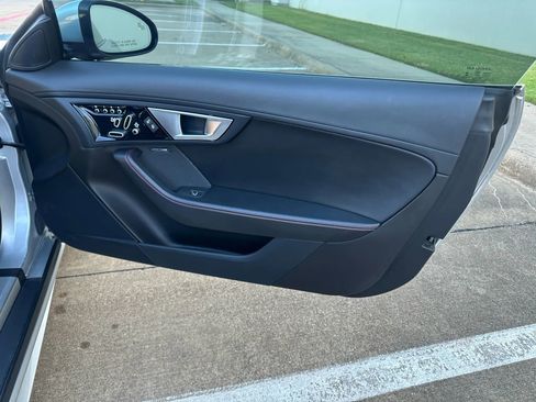 Used 2016 Jaguar F-TYPE S image 20