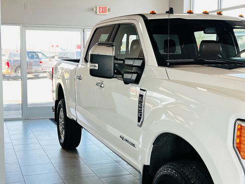 Used 2019 Ford F250 Platinum w/ Platinum Ultimate Package image 5