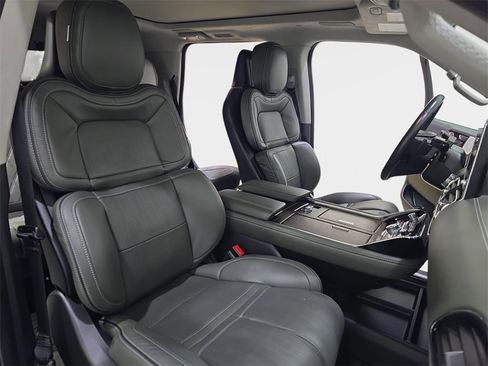 Used 2022 Lincoln Navigator Black Label image 12