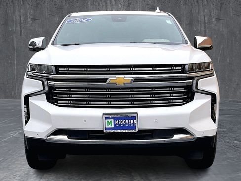 Used 2024 Chevrolet Suburban Premier image 2