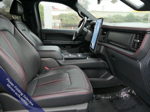 Used 2023 Ford Expedition Limited image 26