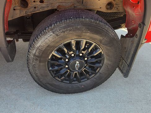 Used 2025 Chevrolet Silverado 2500 W/T AWD/4WD image 10