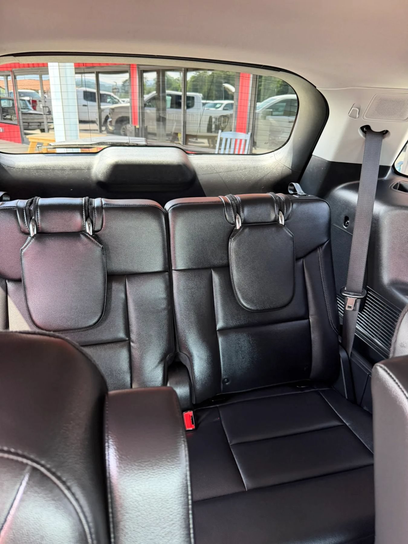 Used 2022 Ford Explorer Limited w/ Hybrid Equipment Group 310A RWD image 16