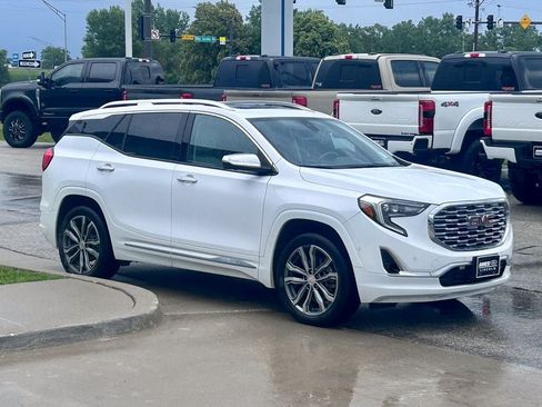Used 2019 GMC Terrain Denali w/ Advanced Safety Package AWD/4WD image 7