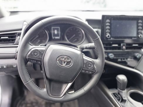 Used 2024 Toyota Camry SE image 15