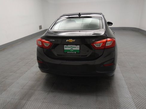 Used 2017 Chevrolet Cruze LT w/ Sun And Sound Package image 7