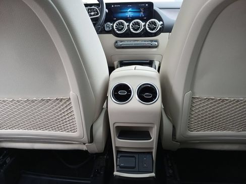 Used 2022 Mercedes-Benz GLA 250 4MATIC image 12