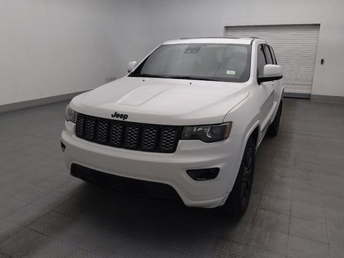 Used 2020 Jeep Grand Cherokee Altitude RWD image 15