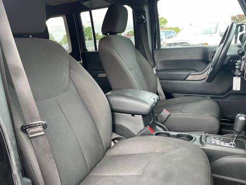 Used 2018 Jeep Wrangler Unlimited Sport S image 15