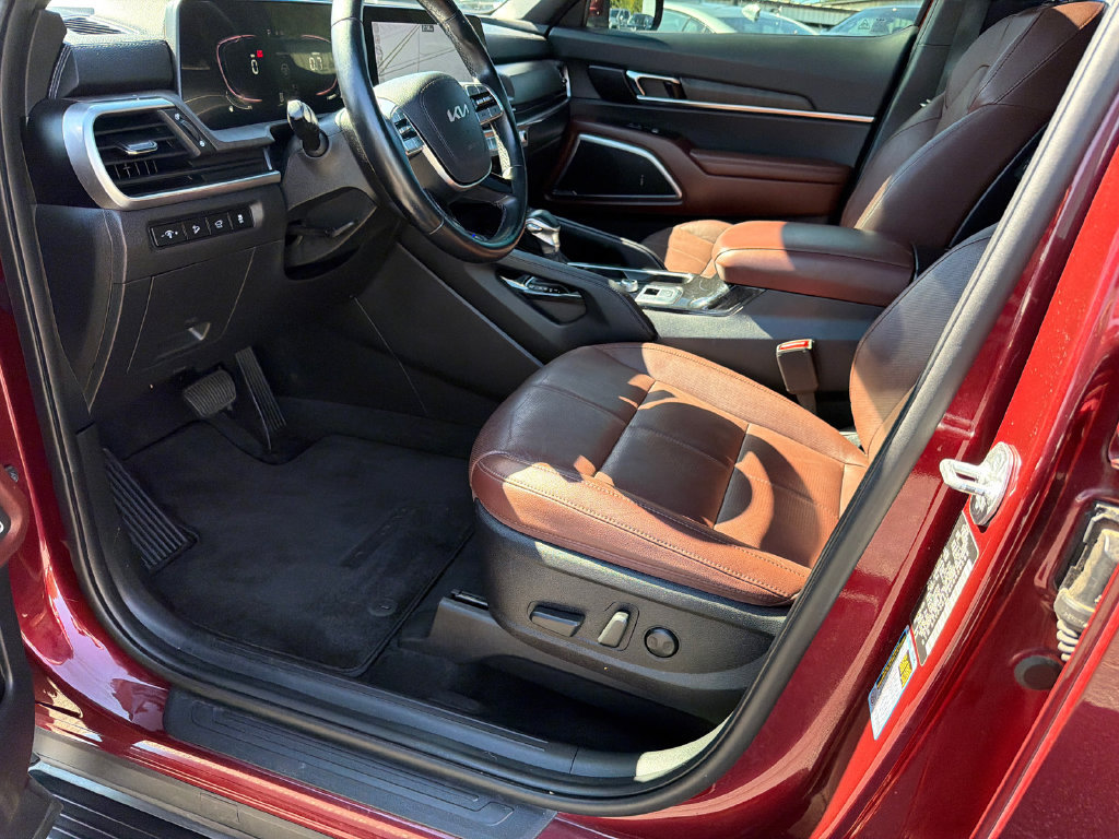 Used 2024 Kia Telluride EX w/ EX Captain's Chair Package AWD/4WD image 9