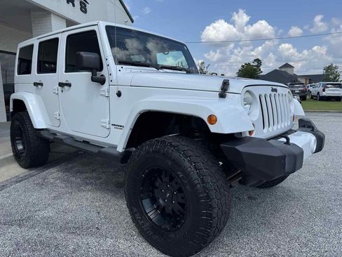 Used 2012 Jeep Wrangler Unlimited Sahara AWD/4WD image 39