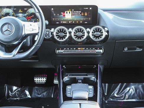 Certified 2022 Mercedes-Benz GLA 250 4MATIC image 13