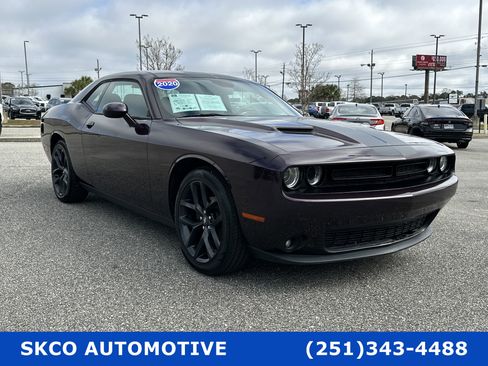 Used 2020 Dodge Challenger SXT w/ Blacktop Package image 7
