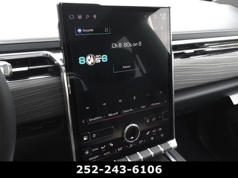 Used 2024 GMC Sierra EV Denali image 12