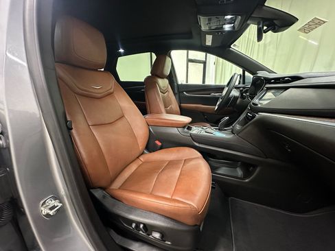 Certified 2025 Cadillac XT5 Sportv AWD/4WD image 16