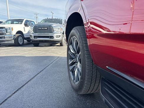 Used 2024 Cadillac Escalade Sport Platinum image 13