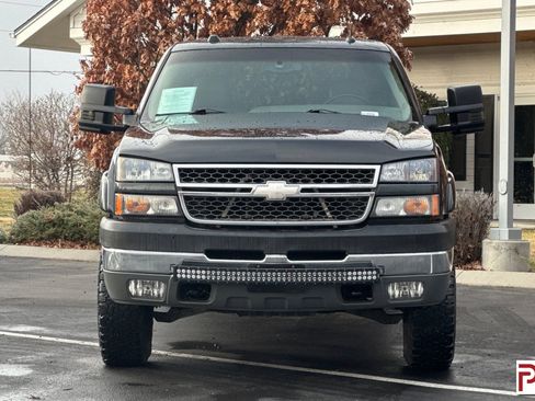 Used 2005 Chevrolet Silverado 2500 LT w/ Heavy-Duty Power Package image 9