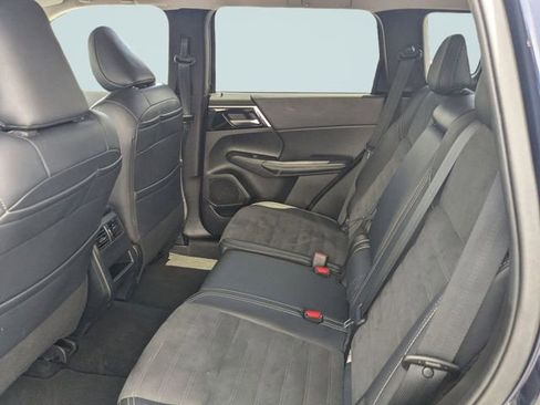 Used 2024 Mitsubishi Outlander SE AWD/4WD image 13