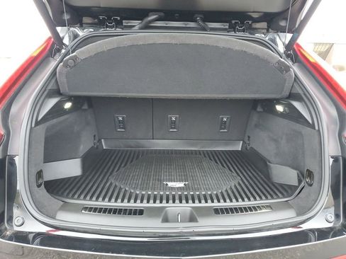 Used 2021 Cadillac XT4 Premium Luxury w/ Cold Weather Package image 29