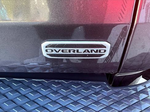 Used 2020 Jeep Gladiator Overland w/ LED Lighting Group image 22