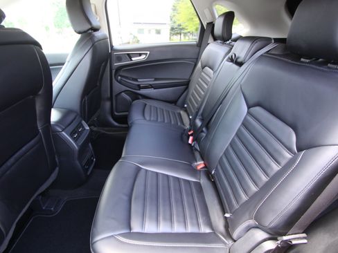 Used 2024 Ford Edge SEL w/ Convenience Package AWD/4WD image 12