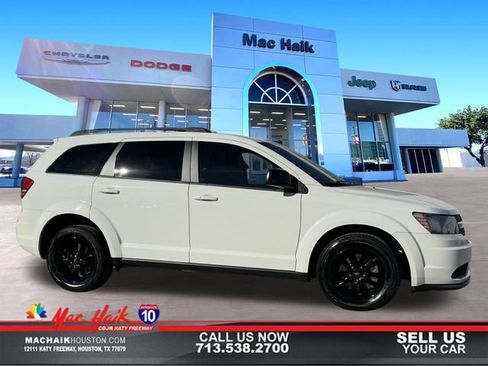 Used 2020 Dodge Journey SE w/ SE Popular Equipment Group image 1