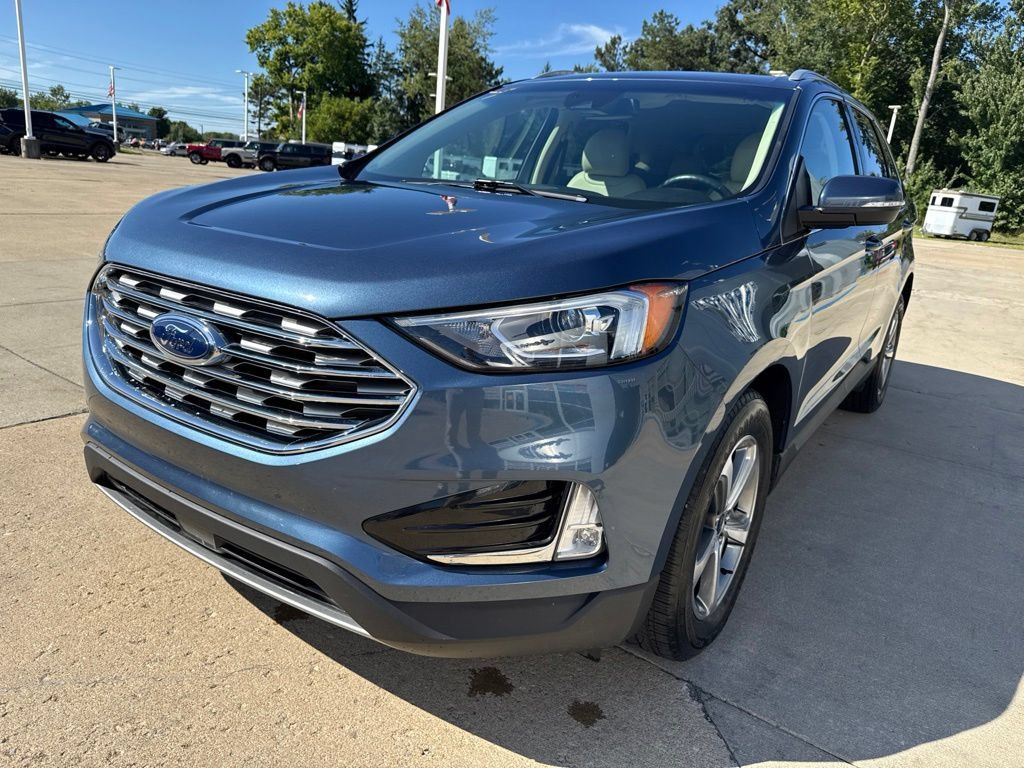 Used 2019 Ford Edge SEL w/ Equipment Group 201A AWD/4WD image 2