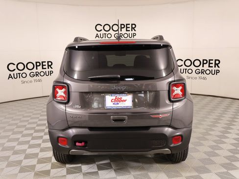 Used 2019 Jeep Renegade Trailhawk w/ UConnect 8.4 Nav Group AWD/4WD image 21