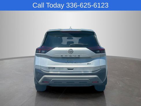 Used 2023 Nissan Rogue SV FWD image 4