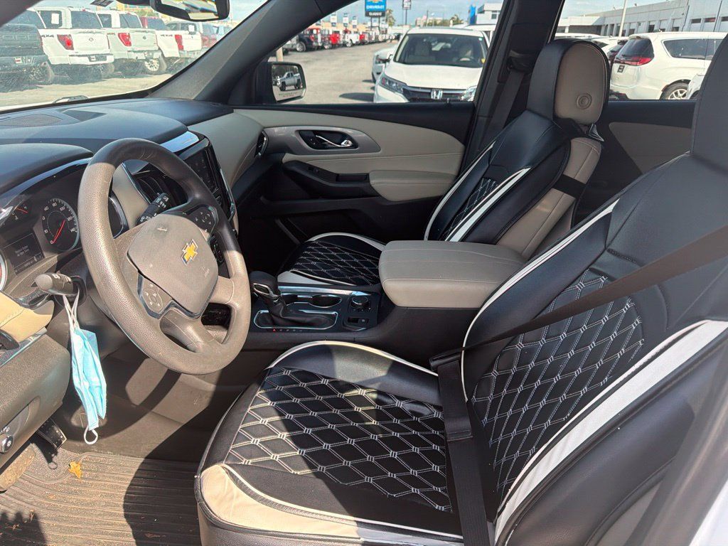 Used 2022 Chevrolet Traverse LS FWD image 6