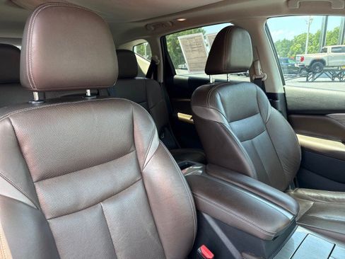Used 2015 Nissan Murano Platinum w/ Platinum Technology Package FWD image 12