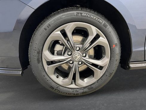 Used 2023 Honda Accord EX image 11