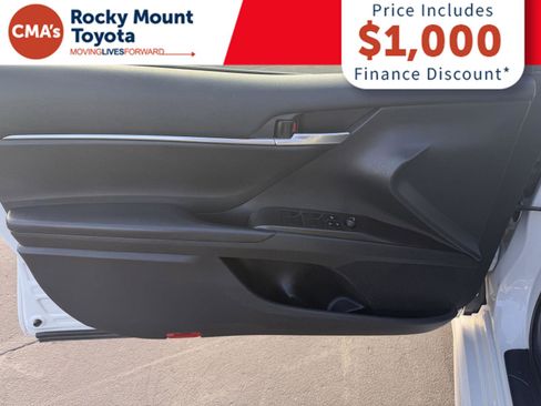 Used 2024 Toyota Camry SE w/ Convenience Package image 10