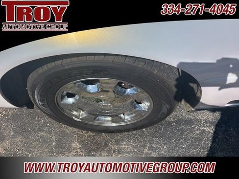 Used 2004 Cadillac De Ville w/ Equipment Group image 11