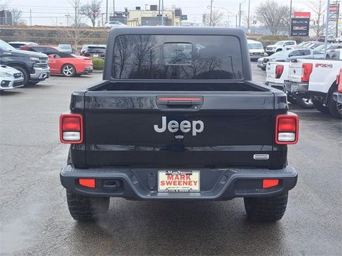 Used 2023 Jeep Gladiator Overland image 26