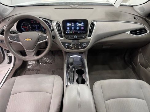 Used 2022 Chevrolet Malibu LT image 33