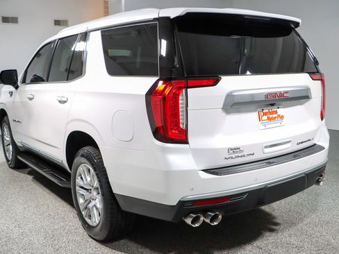 Used 2023 GMC Yukon Denali AWD/4WD image 9