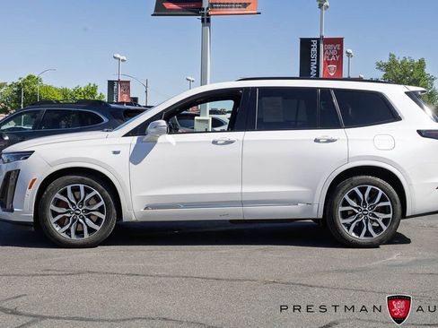 Used 2022 Cadillac XT6 Sport w/ Technology Package AWD/4WD image 16