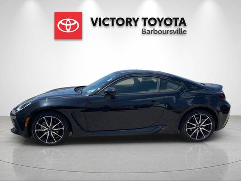 Used 2023 Toyota GR86 RWD image 2