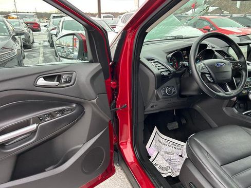 Used 2019 Ford Escape Titanium image 9