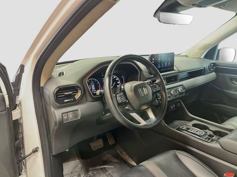 Used 2025 Honda Pilot EX-L image 9