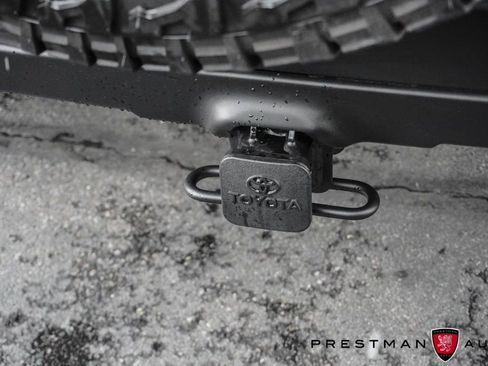 Used 2013 Toyota FJ Cruiser 4WD w/ Upgrade Pkg image 8