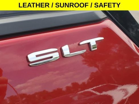 Used 2023 GMC Terrain SLT AWD/4WD image 9