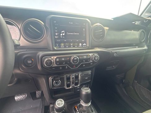 Used 2023 Jeep Gladiator Sport AWD/4WD image 24