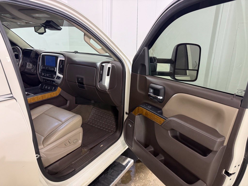 Used 2014 GMC Sierra 1500 SLT w/ SLT Crew Cab Value Package AWD/4WD image 24