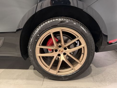 Used 2024 Porsche Macan S AWD/4WD image 10