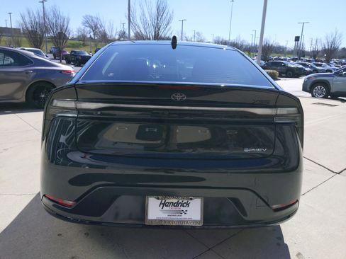 New 2026 Toyota Prius Plug-In Hybrid image 8